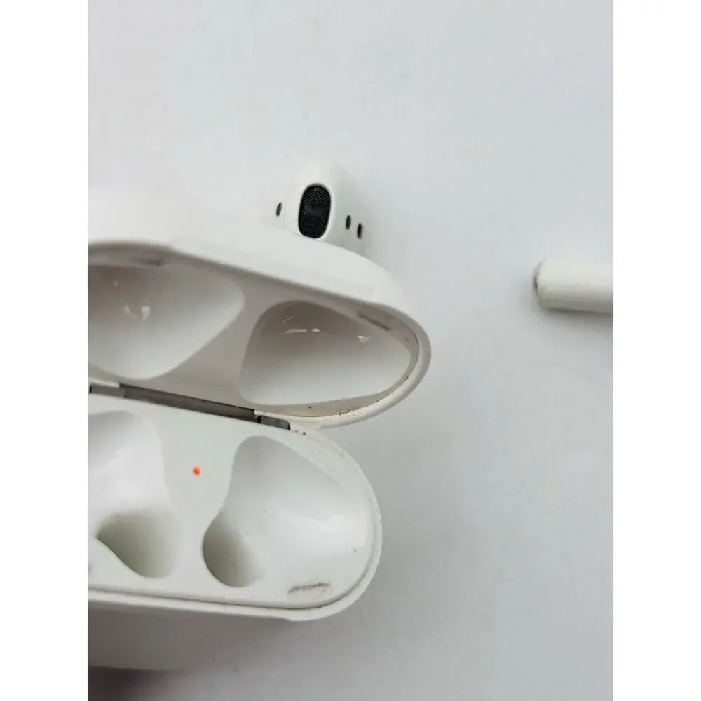 2 Right Side Apple AirPods 2nd Generation Earbuds And Case For Parts And Repair